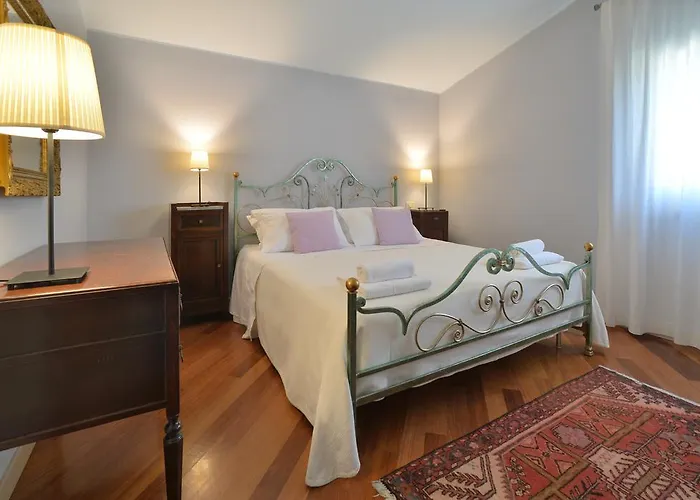 Bagni Di Sole 住宿加早餐酒店 5*